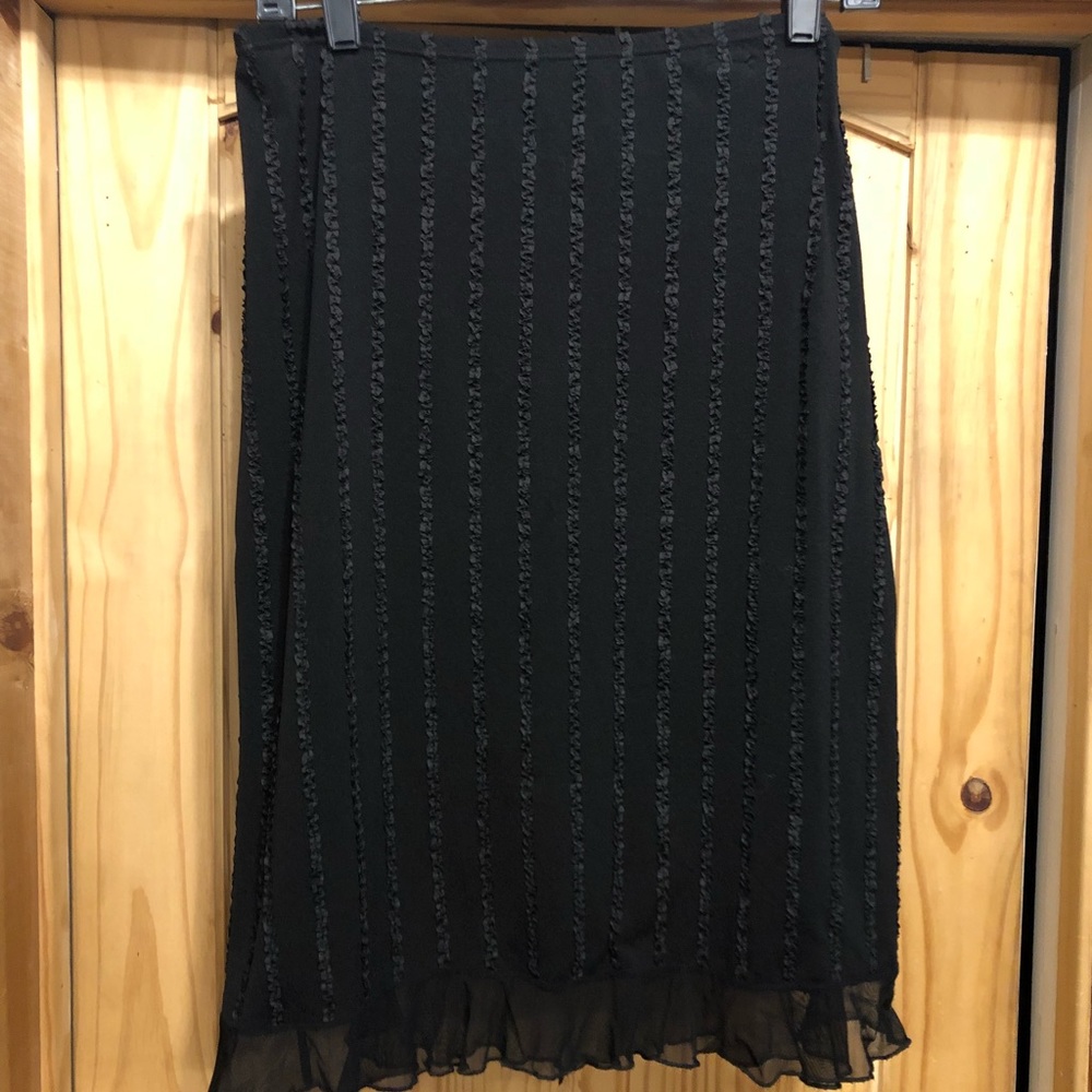 Gorgeous pencil ribbon detail with ruffle skirt